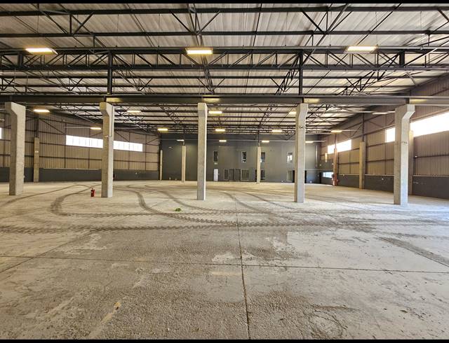 2,600M² FACTORY FOR SALE IN LANSERIA